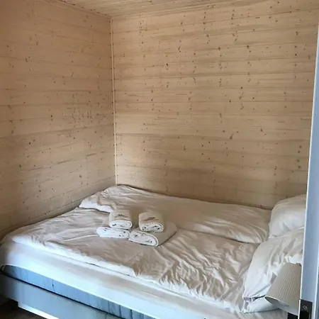 Ostrzycki Nad Jeziorem -balia-sauna-prywatny Pomost 別荘