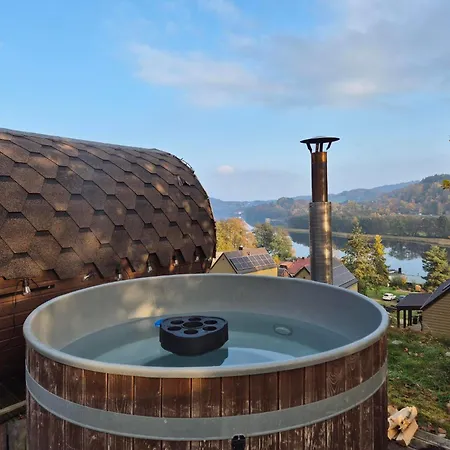 Ostrzycki Nad Jeziorem -balia-sauna-prywatny Pomost