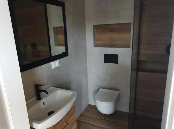 Ostrzycki Nad Jeziorem -balia-sauna-prywatny Pomost *