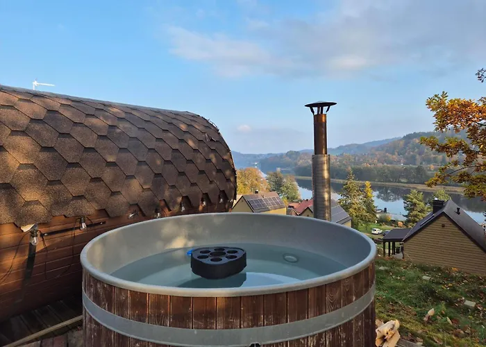 Ostrzycki Nad Jeziorem -balia-sauna-prywatny Pomost